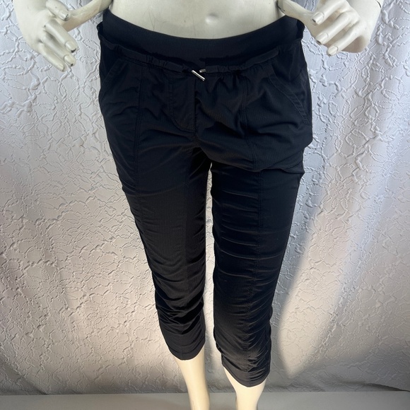 Lululemon athletic dance studio cropped - Picture 1 of 6